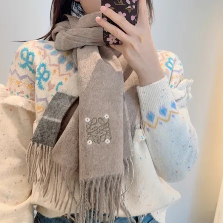 スーパーコピー ロエベ マフラー