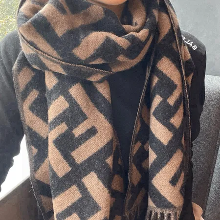 スーパーコピー フェンディ マフラー