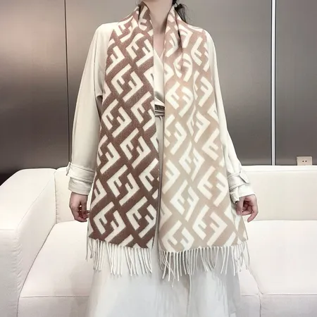 スーパーコピー フェンディ マフラー