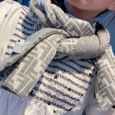 スーパーコピー フェンディ マフラー