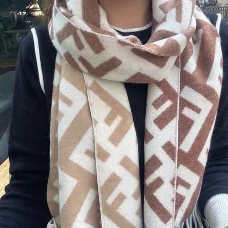 スーパーコピー フェンディ マフラー