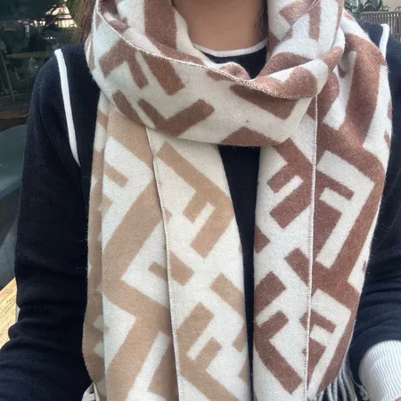 スーパーコピー フェンディ マフラー