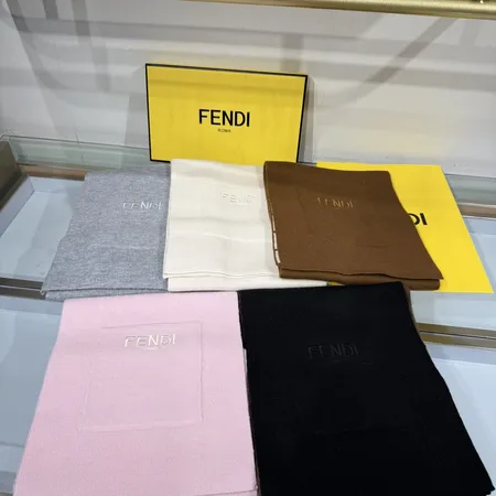 スーパーコピー フェンディ マフラー