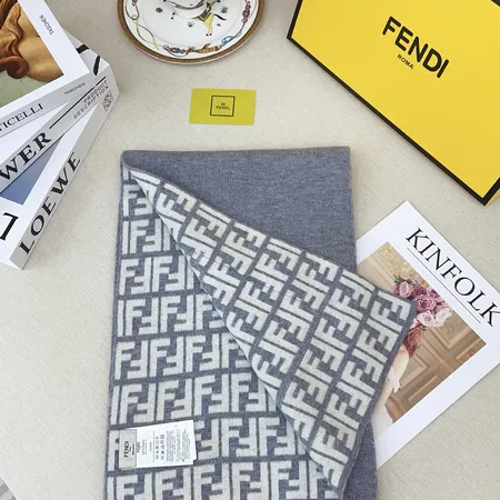 スーパーコピー フェンディ マフラー