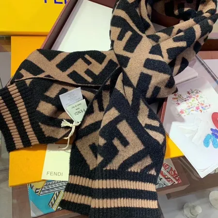 スーパーコピー フェンディ マフラー