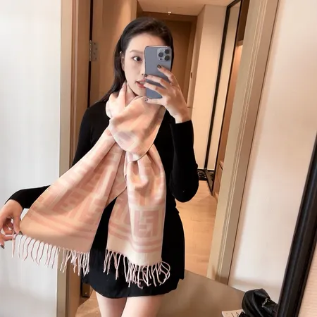 スーパーコピー フェンディ マフラー