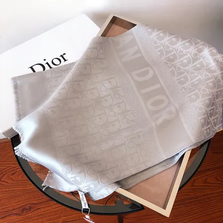 スーパーコピー ディオール マフラー