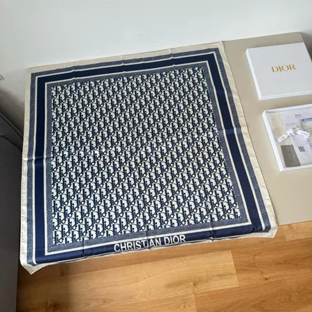 スーパーコピー ディオール マフラー