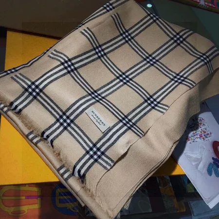 スーパーコピー バーバリー ス マフラー