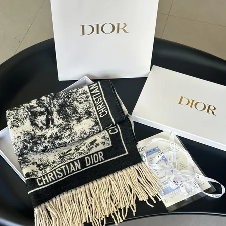 スーパーコピー ディオール マフラー