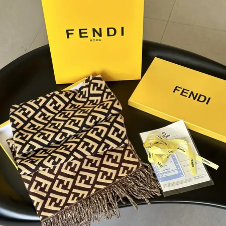 スーパーコピー フェンディ マフラー