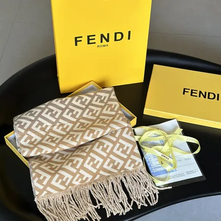 スーパーコピー フェンディ マフラー