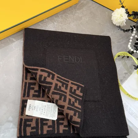 スーパーコピー フェンディ マフラー