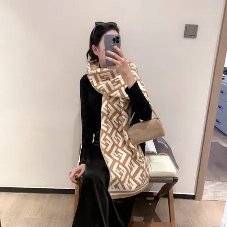 スーパーコピー フェンディ マフラー