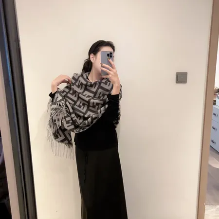 スーパーコピー フェンディ マフラー