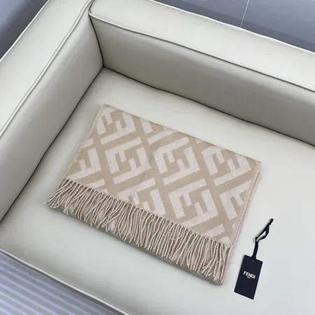 スーパーコピー フェンディ マフラー