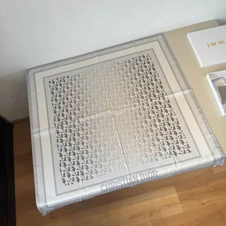 スーパーコピー ディオール マフラー