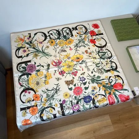 スーパーコピー グッチ マフラー