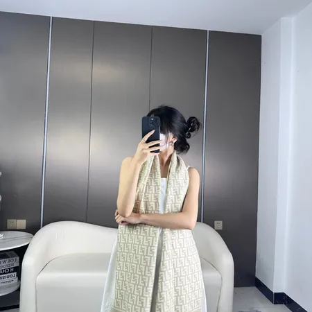 スーパーコピー フェンディ マフラー