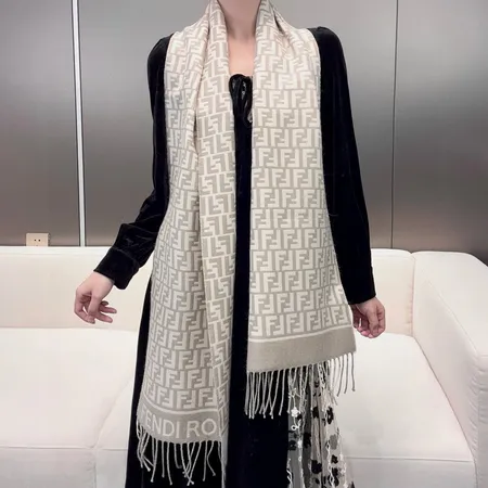 スーパーコピー フェンディ マフラー