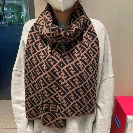 スーパーコピー フェンディ マフラー