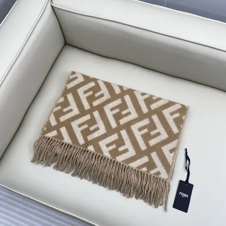 スーパーコピー フェンディ マフラー