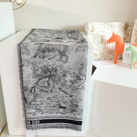 スーパーコピー ディオール マフラー