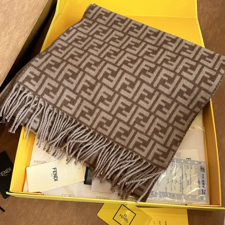 スーパーコピー フェンディ マフラー