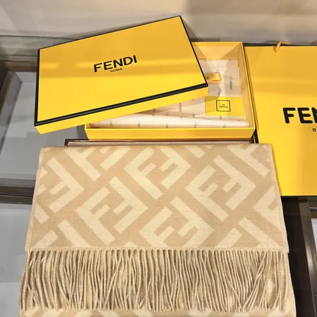 スーパーコピー フェンディ マフラー