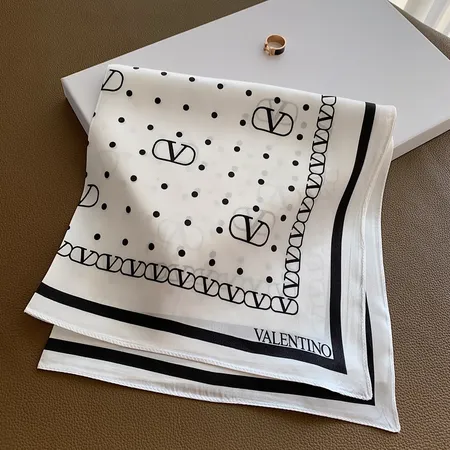  スーパーコピー ヴァレンティノ マフラー