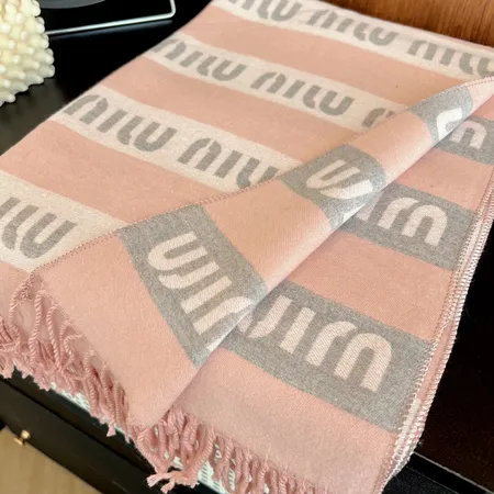 スーパーコピー ミュウミュウ マフラー