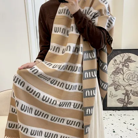  スーパーコピー ミュウミュウ マフラー