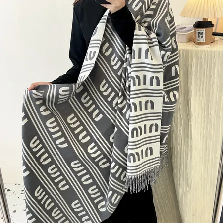  スーパーコピー ミュウミュウ マフラー