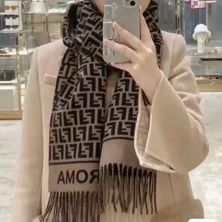 スーパーコピー フェンディ マフラー