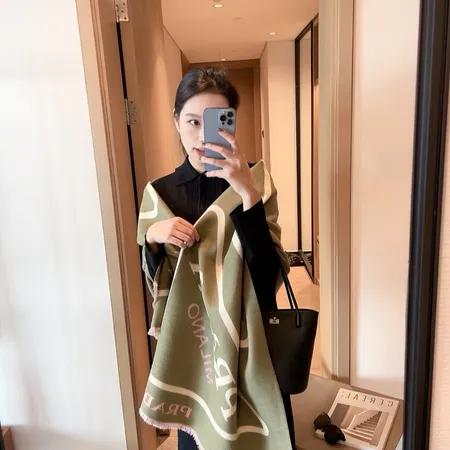  スーパーコピー プラダ マフラー