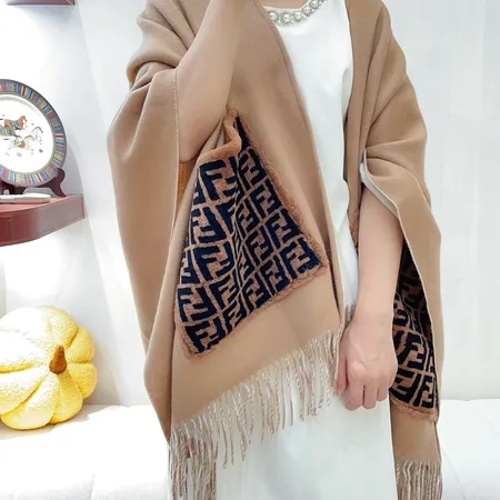 スーパーコピー フェンディ マフラー