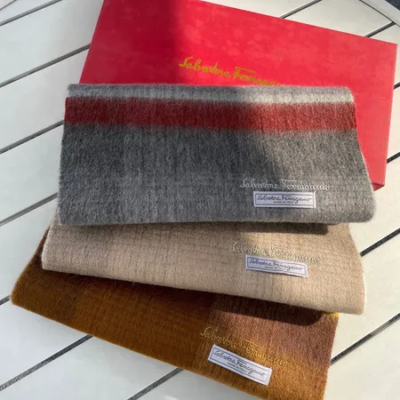  スーパーコピー フェラガモ マフラー