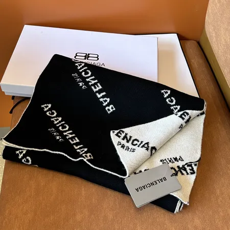 スーパーコピー バレンシアガ マフラー