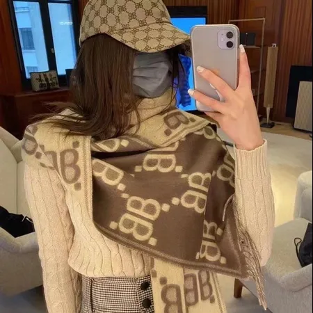  スーパーコピー バレンシアガ マフラー