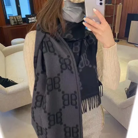  スーパーコピー バレンシアガ マフラー