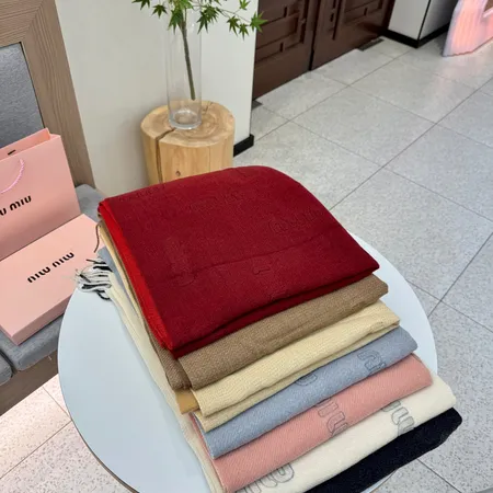  スーパーコピー ミュウミュウ マフラー