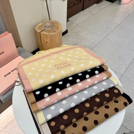  スーパーコピー ミュウミュウ マフラー