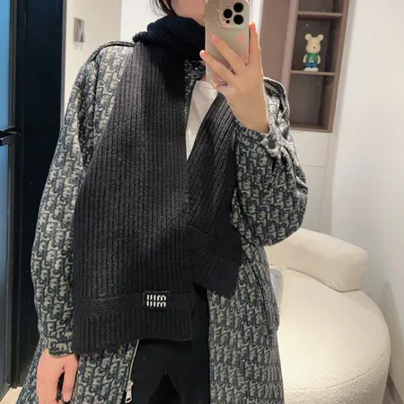  スーパーコピー ミュウミュウ マフラー