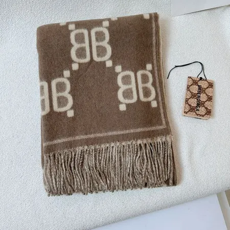 スーパーコピー バレンシアガ マフラー