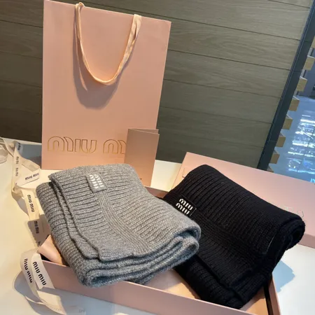  スーパーコピー ミュウミュウ マフラー