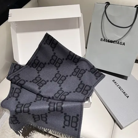  スーパーコピー バレンシアガ マフラー