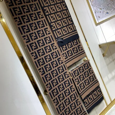 スーパーコピー フェンディ マフラー