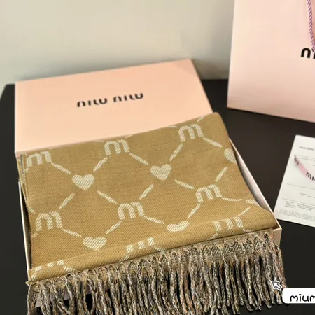  スーパーコピー ミュウミュウ マフラー