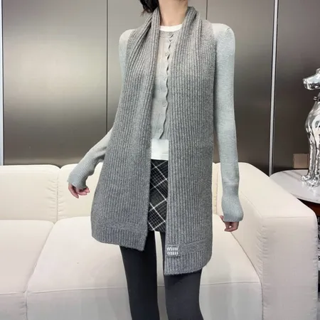 スーパーコピー ミュウミュウ マフラー