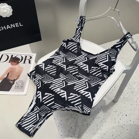 スーパーコピー シャネル 水着